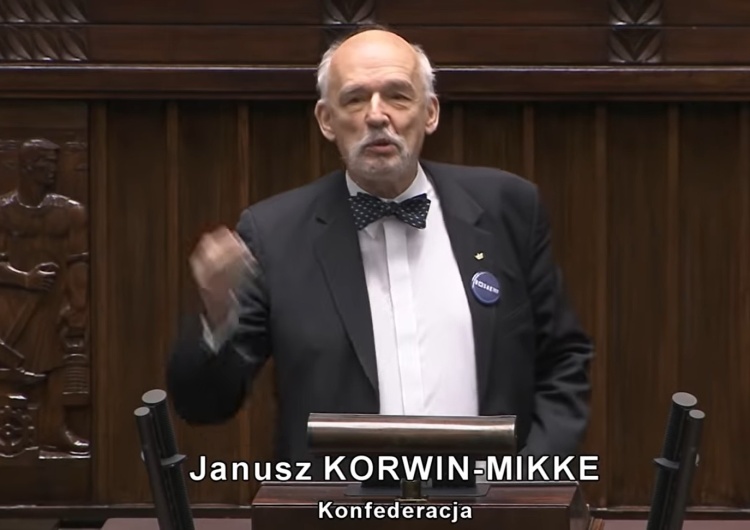  Janusz Korwin-Mikke wszedł do sklepu niemal nagi. Teraz się tłumaczy [FOTO]