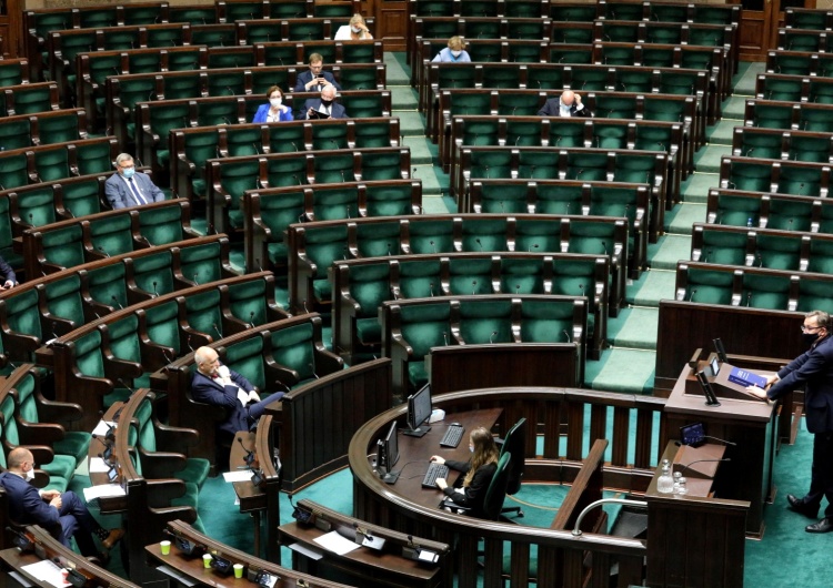  [SONDAŻ] PiS niezmiennie liderem. Kosiniak-Kamysz ma powody do niezadowolenia