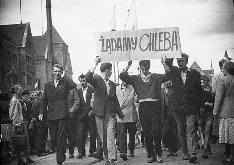 Manifestacja na ul. Czerwonej Armii (obecnie Święty Marcin) 