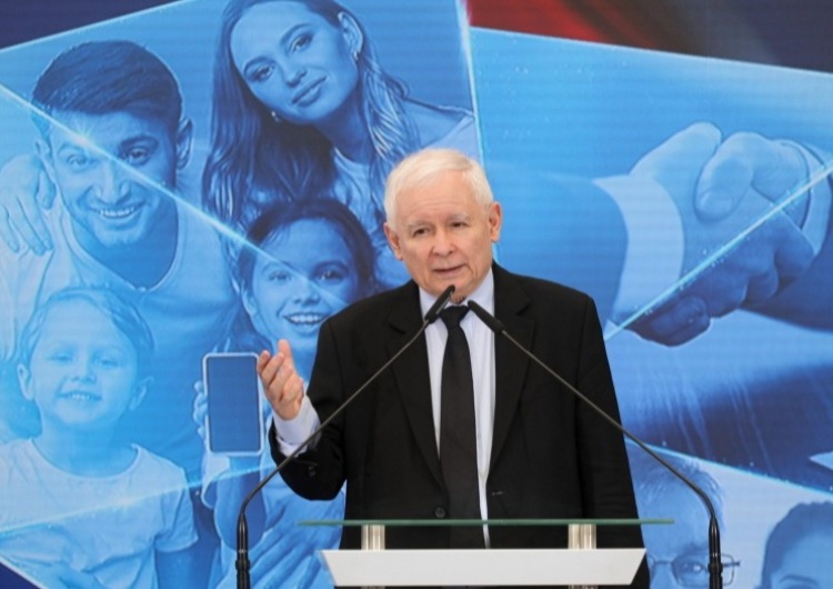 Prezes PiS Jarosław Kaczyński Kaczyński powinien odejść z rządu? Zobacz co myślą wyborcy