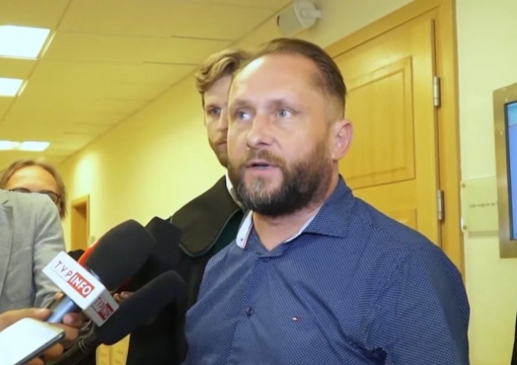 Kamil Durczok Wściekły Durczok kłóci się na Twitterze.
