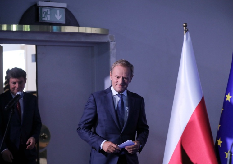 P.o. przewodniczącego Platformy Obywatelskiej Donald Tusk (P) i rzecznik PO Jan Grabiec (L). Polityk PiS zaskakuje. 