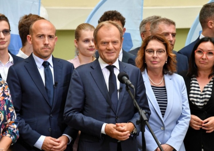 Były premier, p.o. przewodniczącego Platformy Obywatelskiej Donald Tusk Grzegorz Gołębiewski: Worek kłamstw Donalda Tuska