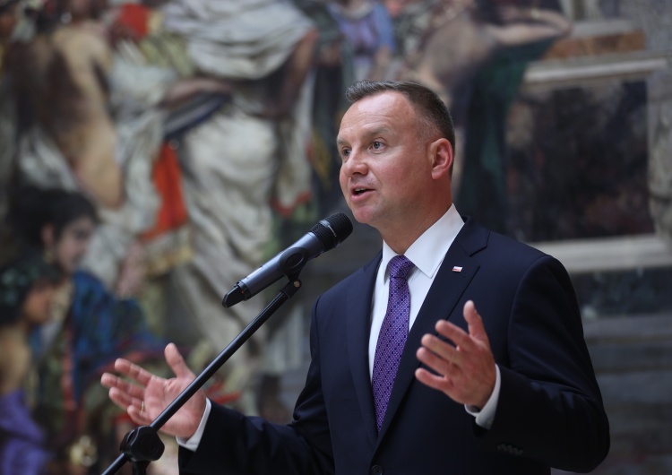 Andrzej Duda Prezydent: Wolna Polska składa dziś hołd swoim zabitym córkom i synom