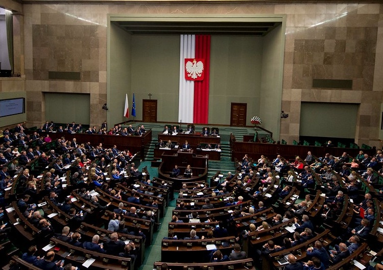 Sondaż: Kto jest najbardziej wpływowym politykiem w Zjednoczonej Prawicy i na opozycji?