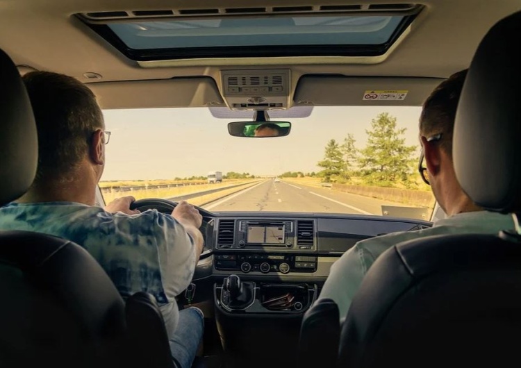  Co najmniej 1500zł za przekroczenie prędkości o 30km/h, grzywny do 30 tys. zł. Rząd ogłasza rewolucję w mandatach dla kierowców