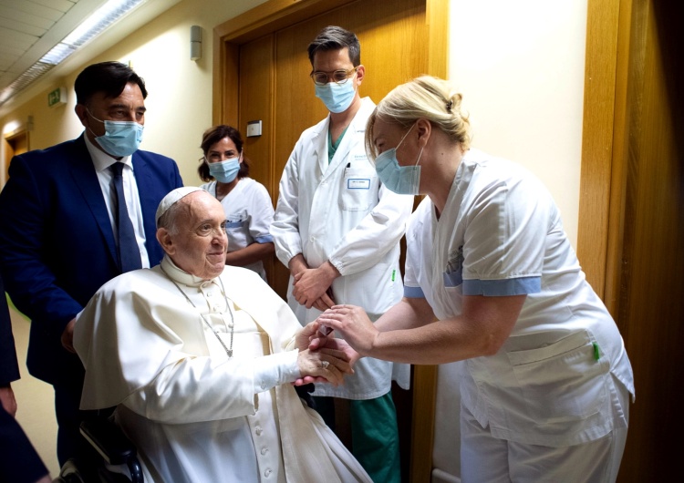  Papież Franciszek opuścił klinikę Gemeli. Nowe informacje o stanie zdrowia Ojca Świętego