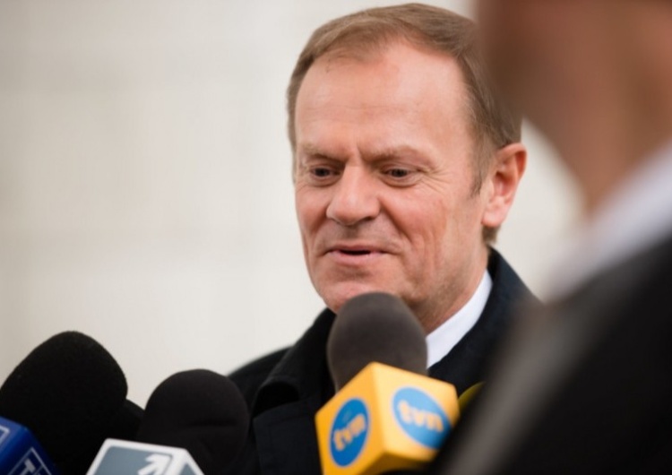 Były premier, p.o. przewodniczącego Platformy Obywatelskiej Donald Tusk Kwaśniewski krytykuje Tuska.