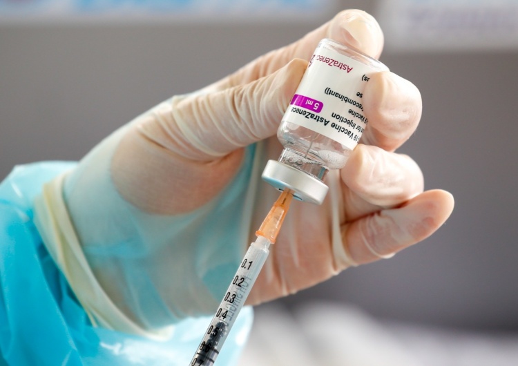 szczepionka Nieoficjalnie. Wprost: Rząd nie wprowadzi ograniczeń dla niezaszczepionych na wzór francuski
