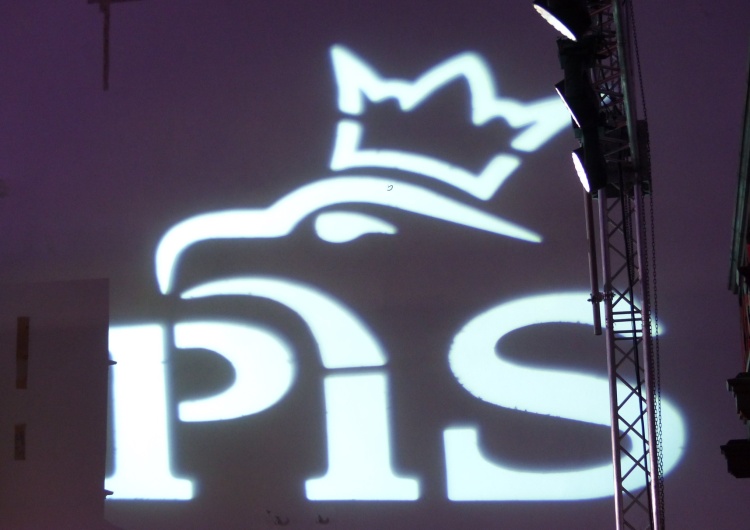 Nieoficjalnie: 13 członków rodzin polityków PiS zrezygnowało z posad w spółkach Skarbu Państwa