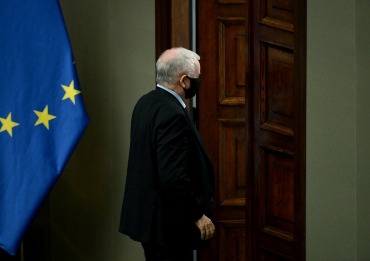 Prezesa PiS czeka poważna operacja. „To wyłączyłoby go z politycznej aktywności”