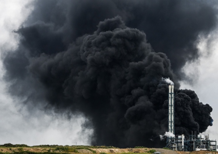  IMGW: Toksyczna chmura dymu po wybuchu w fabryce chemicznej w Leverkusen zbliża się do Polski
