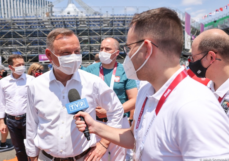 Andrzej Duda „Szanuję KAŻDEGO”. Polski prezydent podziękował wioślarkom za środowy sukces