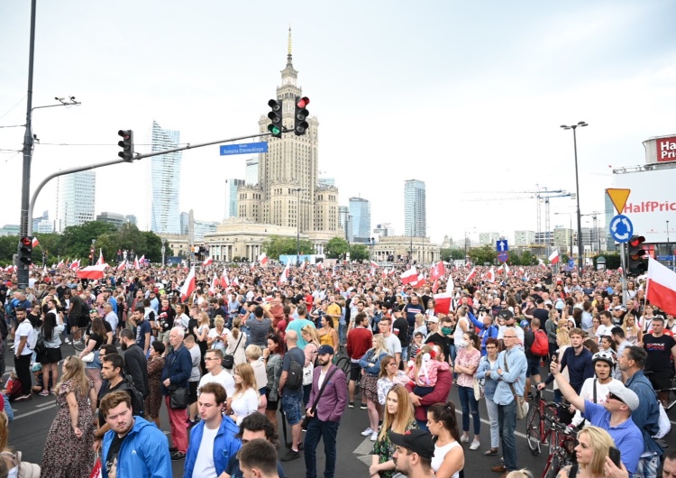  [NASZA FOTORELACJA] 77. rocznica Powstania Warszawskiego. Tak Warszawiacy oddali hołd bohaterom 