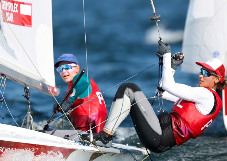 Agnieszka Skrzypulec i Jolanta Ogar-Hill zdobyły srebrny medal igrzysk olimpijskich w Tokio w żeglarskiej klasie 470. Kolejny medal dla Polski! Żeglarki zdobyły srebro