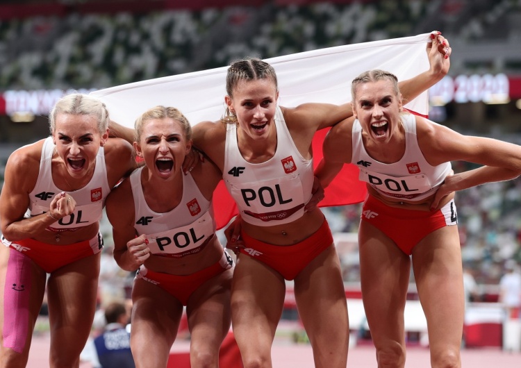 Natalia Kaczmarek, Iga Baumgart-Witan, Małgorzata Hołub-Kowalik i Justyna Święty-Ersetic wynikiem 3.20,53 poprawiły rekord kraju.  Wspaniały bieg Polek! Sztafeta kobiet 4x400 m zdobyła srebrny medal!
