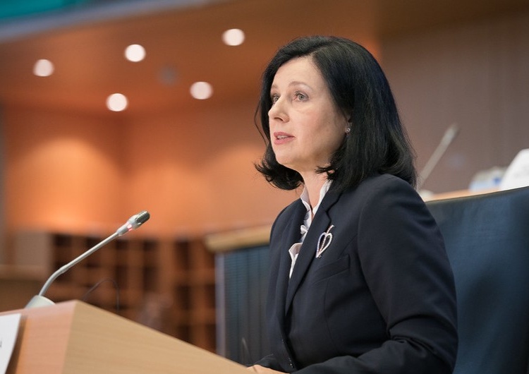 Wiceprzewodnicząca KE: Projekt polskiej ustawy o radiofonii i telewizji wysyła negatywny sygnał