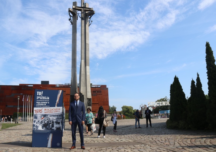  Gdańsk: Na Placu Solidarności stanęła wystawa IPN 