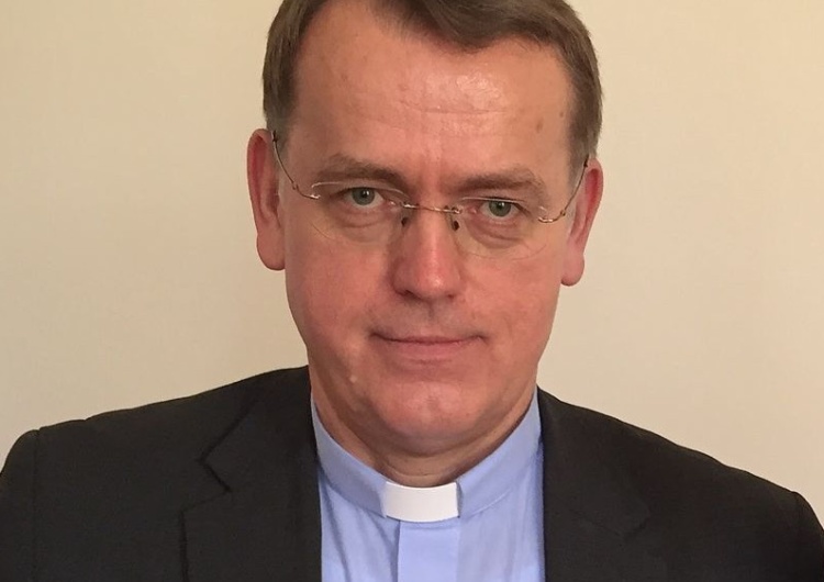 ks. prof. Dariusz Oko Ks. prof. Dariusz Oko: Członkowie homoseksualnych klik niszczą Kościół, niszczą normalnych księży