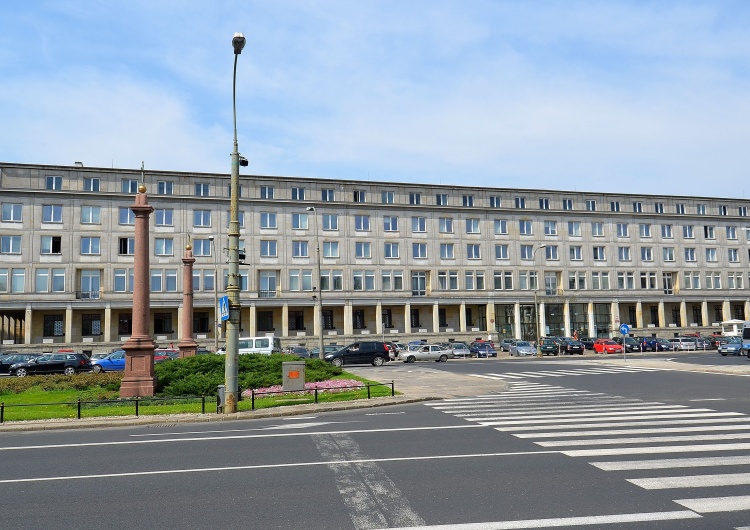 Siedziba Ministerstwa Rozwoju i Technologii Gut-Mostowy i Piechowiak zostają w Ministerstwie Rozwoju