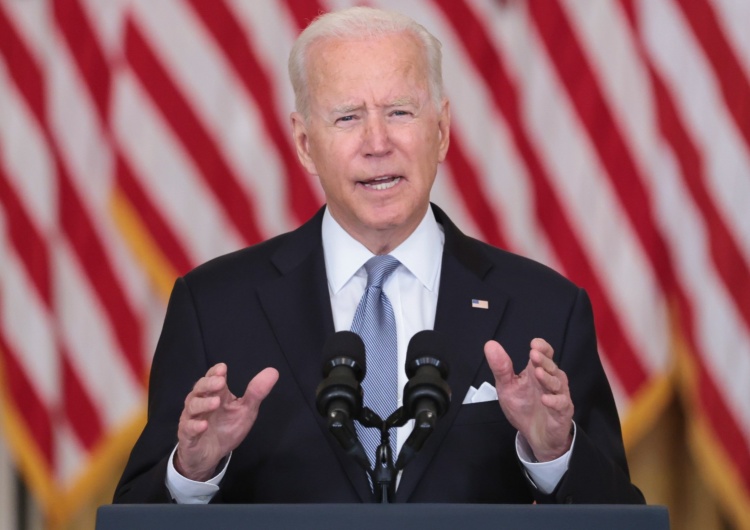 US President Joe Biden delivers remarks on Afghanistan Złe wieści dla Demokratów. Spada poparcie dla prezydenta Joe Bidena