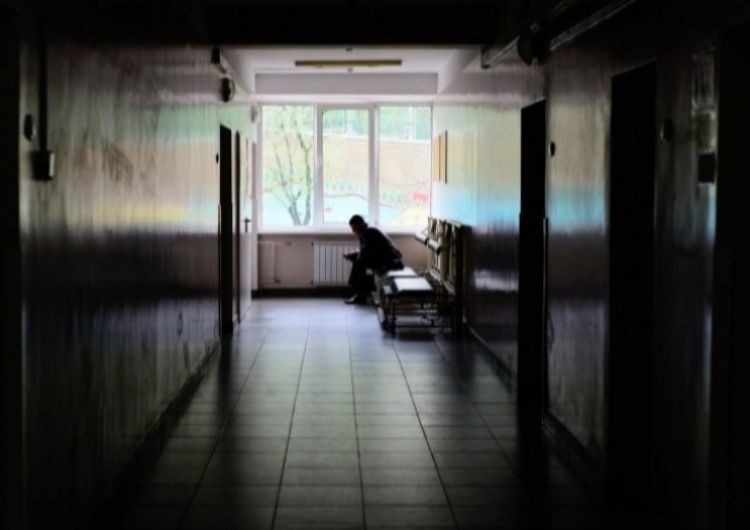 Szpital, zdjęcie ilustracyjne / Flickr.com/Nick S/ (CC BY 2.0) Chora na COVID-19 musiała rodzić w domu. Straciła dziecko