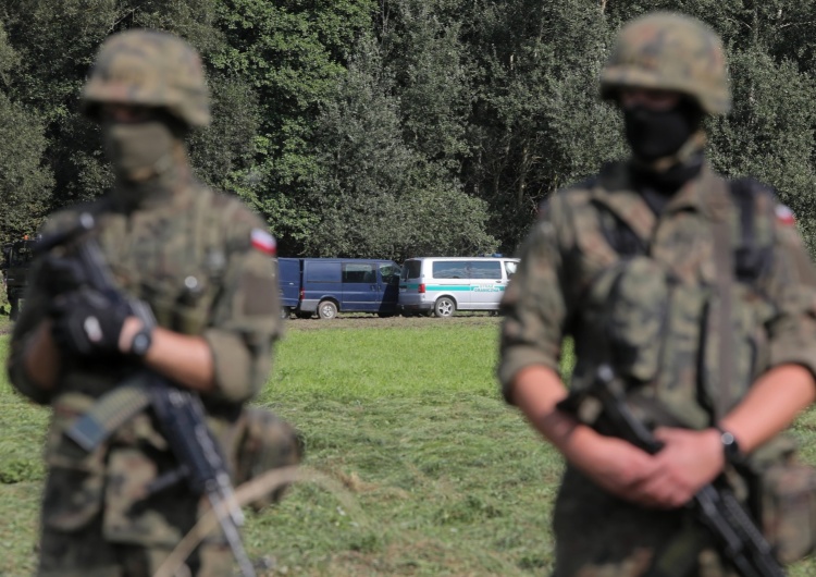 Straż Graniczna i wojsko w pobliżu miejscowości Usnarz Górny. MSZ odpowiada na oświadczenie UNHCR. 