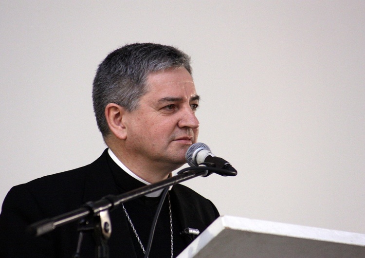 bp Marc Aillet [Tysol.fr] Biskup Bayonne Marc Aillet: Epidemia. Po obu stronach gra się strachem