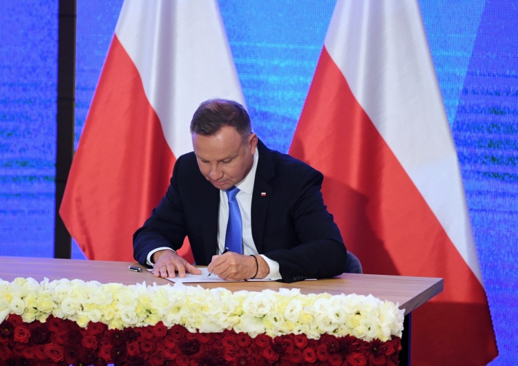 Andrzej Duda Prezydent podpisał specustawę o pozyskaniu gruntów leśnych pod inwestycje