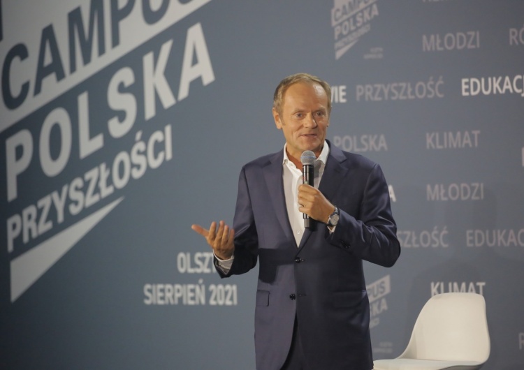 Donald Tusk [VIDEO] Hit sieci. Tusk oskarżył zakonnice o fałszowanie wyborów?