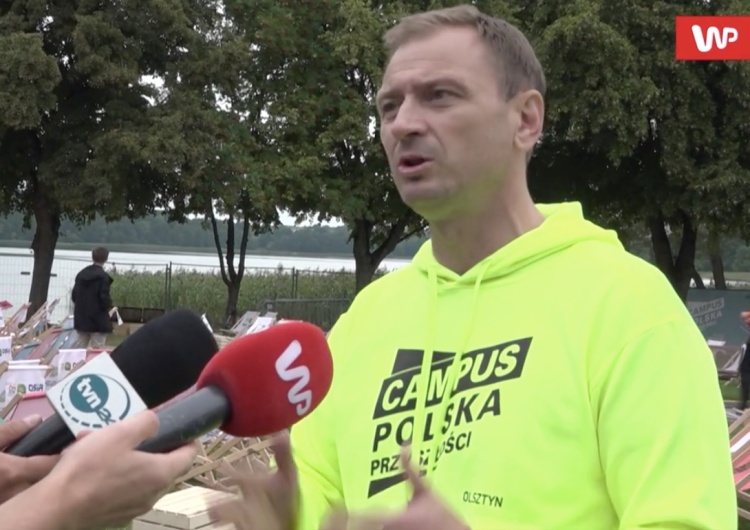 Słowa Nitrasa o „opiłowaniu katolików” wywołały burzę w sieci. Teraz się tłumaczy