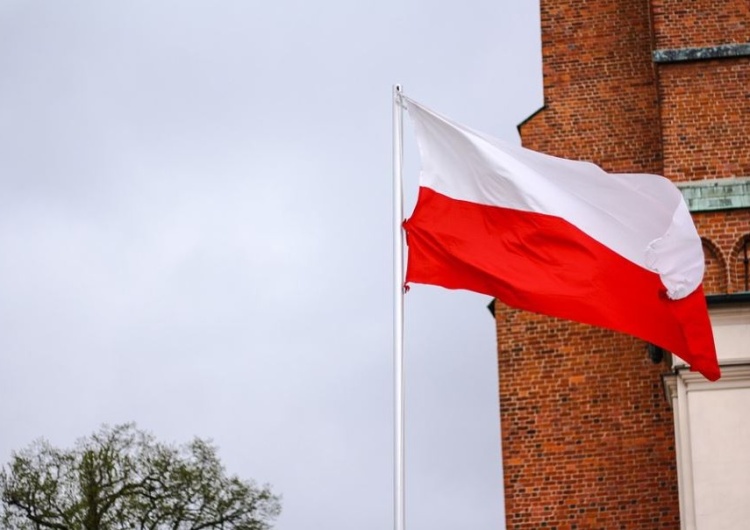  Z. Kuźmiuk: Agencja Fitch utrzymała wysoki rating dla Polski. Perspektywa wciąż stabilna