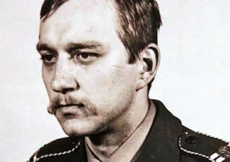 Józef Iwulski jako kapitan komunistycznej Wojskowej Służby Wewnętrznej Iwulski nie jest już prezesem Izby Pracy Sądu Najwyższego. Zmian jest wiecej