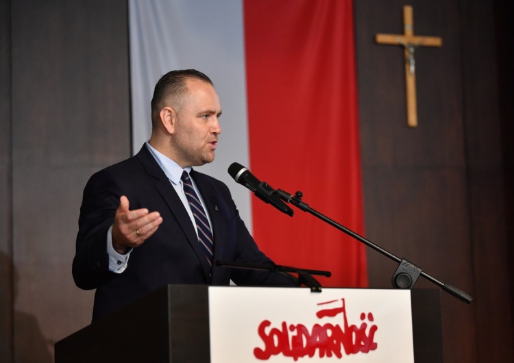 GDAŃSK WRĘCZENIE KRZYŻY WOLNOŚCI I SOLIDARNOŚCI Prezes IPN: Po wielkich bitwach przychodzi do podpisania rozejmu. Taki rozejm został podpisany 31 sierpnia 1980 roku