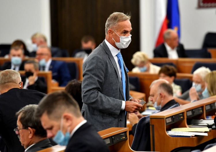  Senator PiS zagłosował z opozycją ws. ustawy medialnej. Teraz tłumaczy dlaczego