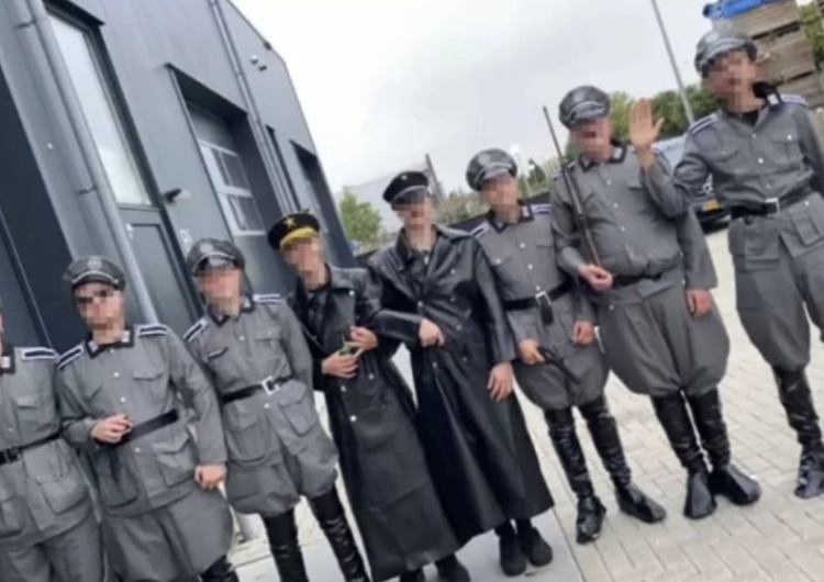 Skandal w Holandii. Mężczyźni przebrani w nazistowskie mundury odrywali scenę likwidacji żydowskiego więzienia