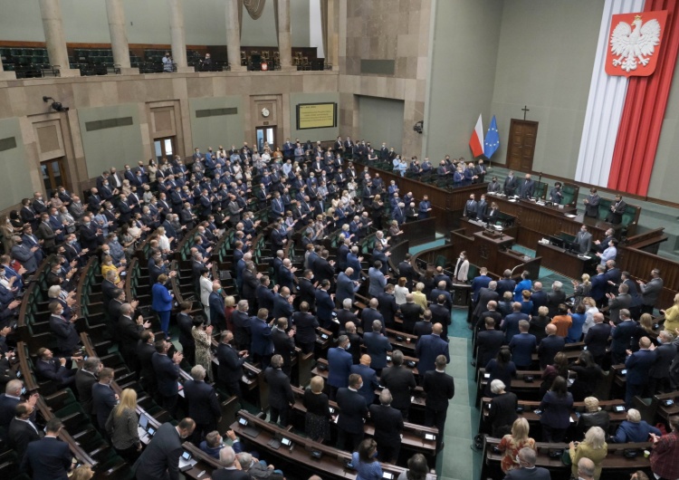 Sejm wznowił obrady. Będzie rozpatrywany wniosek o wotum nieufności wobec jednego z ministrów