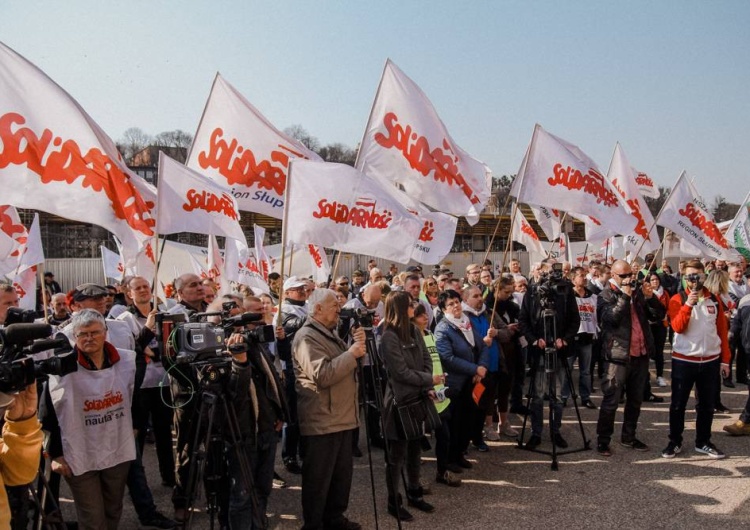  Po zapisaniu się do związku dostaniesz ulgę podatkową! Polski Ład wzmacnia związki zawodowe