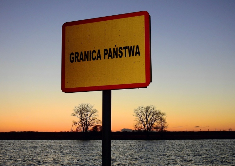 SG uratowała imigrantów przy granicy z Białorusią. Nieoficjalnie: Zwłoki Irakijczyka przy granicy z Litwą