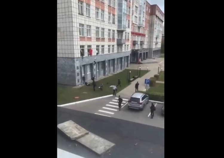  [VIDEO] Rosja: Strzelanina na terenie uniwersytetu w Permie. Liczba zabitych wzrosła do ośmiu