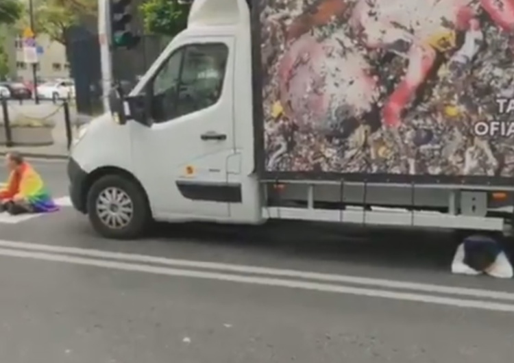  [VIDEO] Furgonetka pro life znowu blokowana na ulicach Warszawy