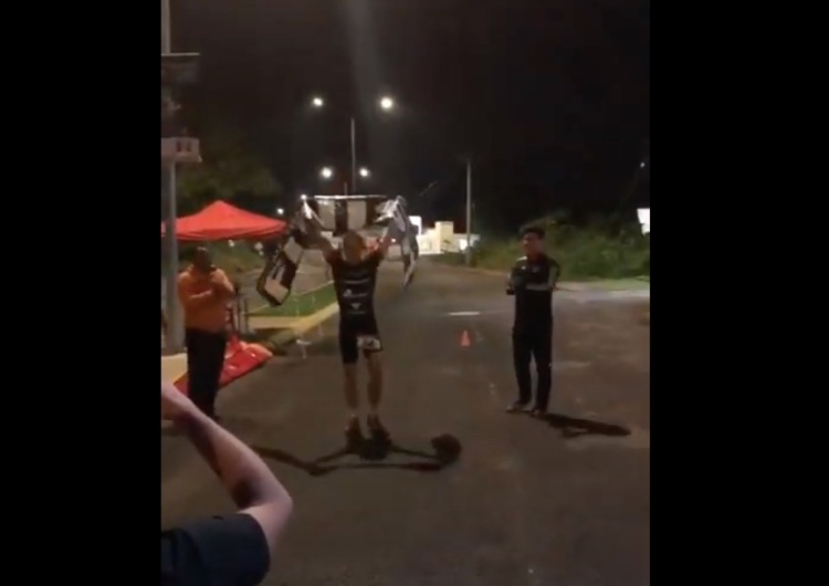  Blisko 68 godzin morderczego wysiłku. Robert Karaś z rekordem świata na dystansie pięciokrotnego Ironmana [WIDEO]