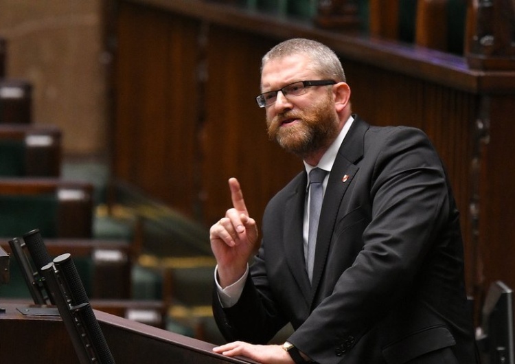 „Rz”: Polityk Konfederacji ma kłopoty? „Tajne dochody Grzegorza Brauna”