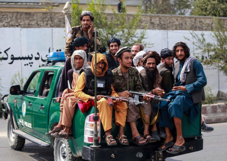 talibański patrol USA grożą Afganistanowi konsekwencjami, jeśli przywróci egzekucje i obcinanie rąk
