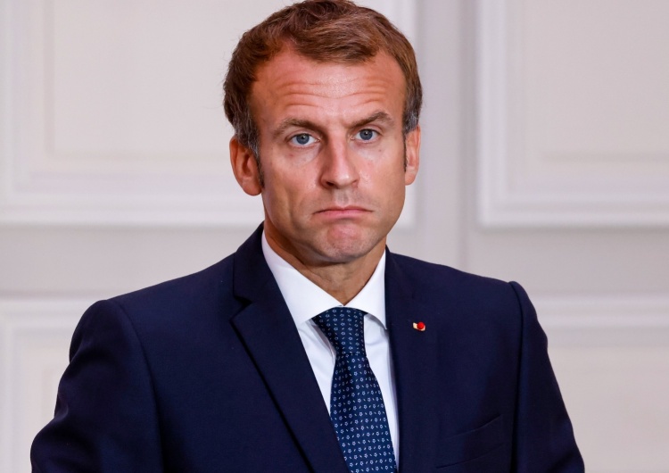 Emmanuel Macron  [VIDEO] Prezydent Francji został uderzony jajkiem podczas wizyty w Lyonie
