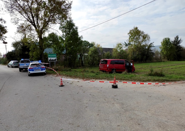 Obywatel Gruzji nie zatrzymał się do kontroli i potrącił funkcjonariusza. Przewoził nielegalnych imigrantów