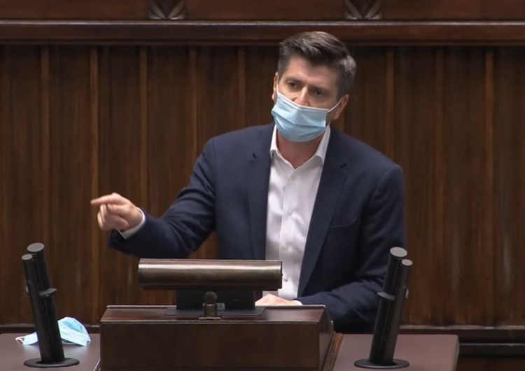 Krzysztof Śmiszek Lewica żąda od premiera wycofania wniosku do TK. Dziennikarka:
