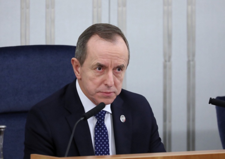 Komedia! Senat wydał rezolucję uznającą orzeczenie TK za... niezgodne z konstytucją