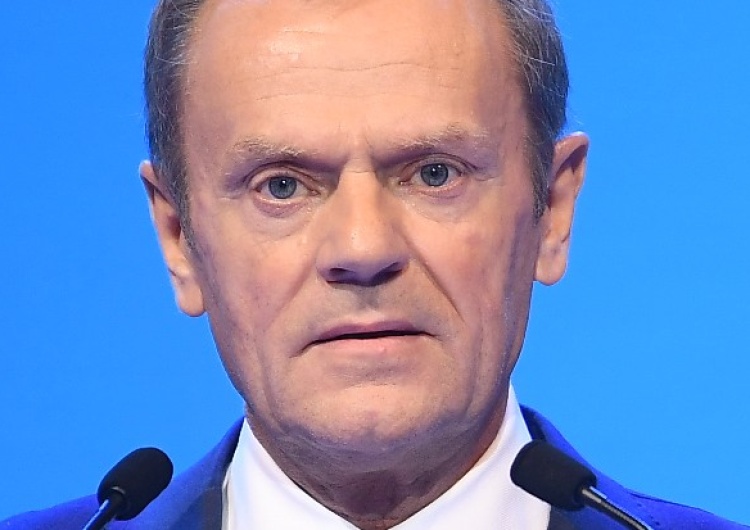 Donald Tusk Grzegorz Gołębiewski: Groteskowe narracje Donalda Tuska 