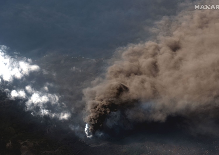  Wybuch wulkanu Cumbre Vieja. Olbrzymia chmura dwutlenku siarki dotarła nad Polskę. RCB wydało komunikat